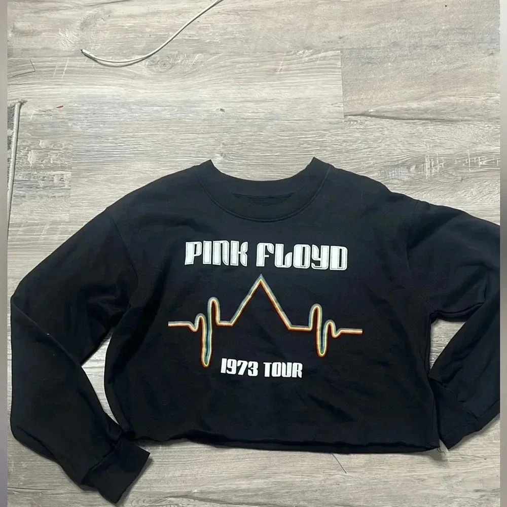 Women’s Pink Floyd black cropped sweatshirt. Size medium